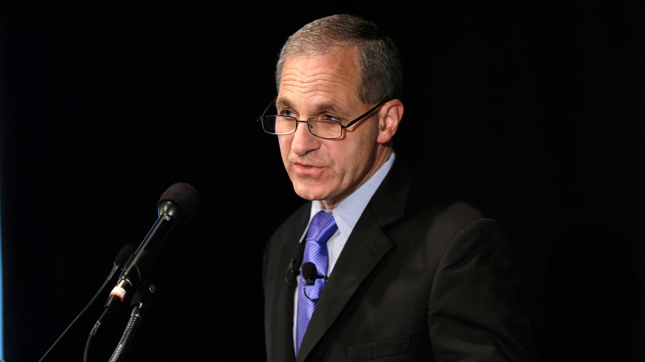 Louis Freeh might testify in lawsuit over Penn State sanctions